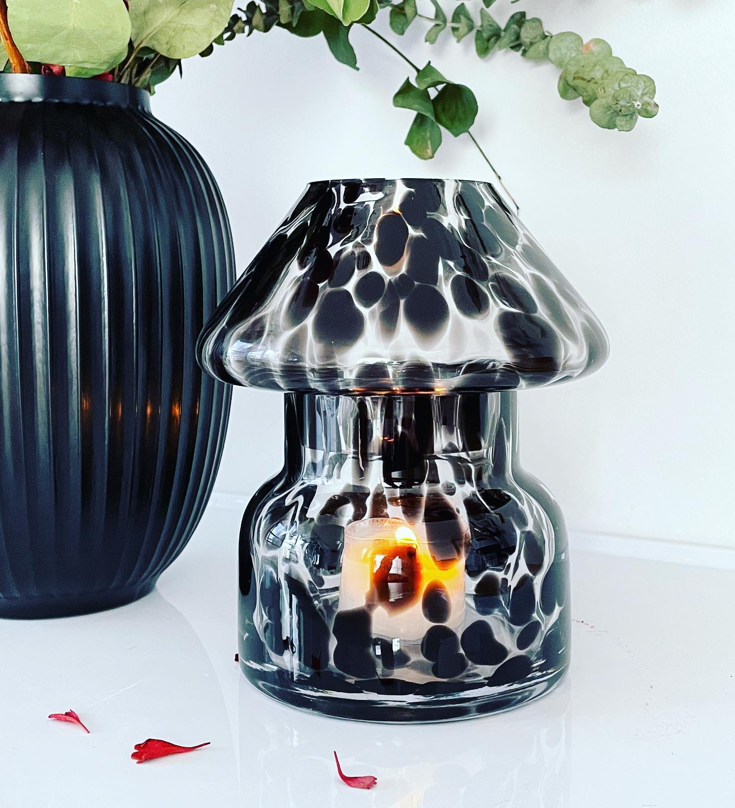 Quill Ink Perri lamp